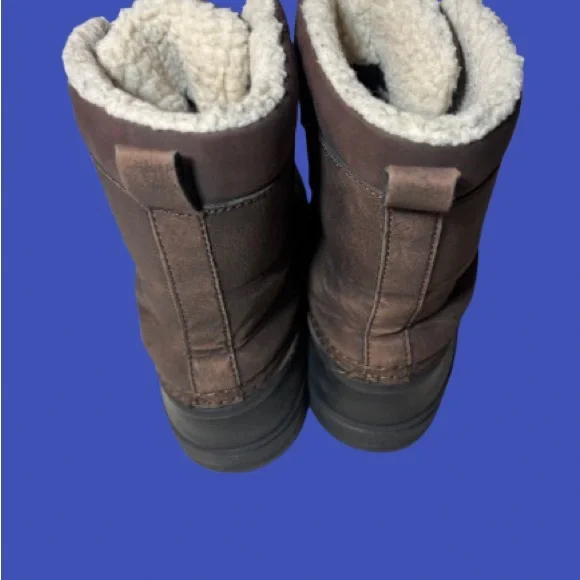 Boys Size 2 Tamarack Winter Boots, Waterproof Insulated Leather Boots for Cold - Picture 3 of 6